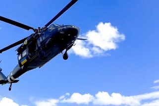 Češi předali Ukrajině vrtulník Black Hawk | Novinky.cz: Domácí