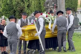 Přepychový pohřeb romské „princezny“ Emílie: Zlatá rakev, speciální hrob a limuzíny vyšly na miliony