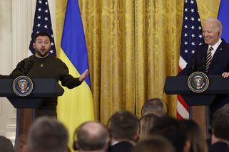 Fotky z návštěvy plné emocí: Zelenskyj rozesmál Bidena a nadchl Kongres - Seznam Zprávy