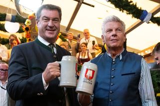 V Mnichově začal Oktoberfest, tuplák piva stojí téměř 400 korun - Novinky