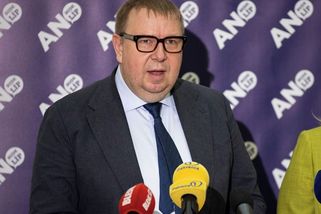 Z občana sponzorem Babišovy vlády. Po skandálu Juchelkova resortu vidíme místo demise hrobové ticho - Médium.cz