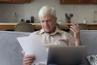 Nízký důchod není náhoda: Kdo šetřil na odvodech, na poslední chvíli to nedožene