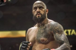 KSW hodilo Martínka na úvod karty a za něj nasadilo méně zkušené Poláky. Novotný mluví o neúctě