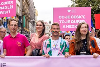 „Nepolevím, dokud se věci alespoň trochu nenarovnají,“ říká ředitelka Prague Pride Kamila Fröhlichová. Proč je festival po 15 letech stále potřeba?