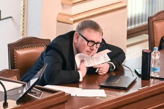 Vyšší důchody podle růstu mezd zůstávají ve hře, tvrdí ministr práce