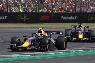 Po Verstappenových nehodách bere Red Bull zpátečku. Mění zadní křídlo - Sport.cz