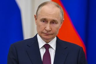 Tokajev mluvil s Putinem o míru. Kazachstán hned nato zkomplikoval Rusům život