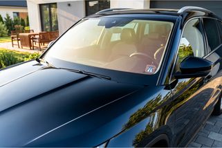 Půjčila jsem švagrovi na víkend naše auto. Vrátil ho s prázdnou nádrží, odřeným nárazníkem a dělal, že o ničem neví