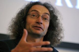 Uznávaný chemik Jungwirth si sáhl na život. Zanedlouho se měl oženit s exmoderátorkou ČT