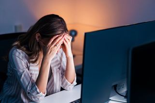 Žena si chtěla vydělávat kladnými recenzemi. Přišla o statisíce - Novinky