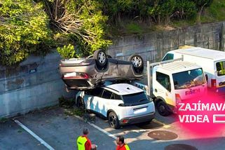 Karma existuje! Řidič ujel z bouračky, o pár metrů dál zahučel do parkoviště plného aut | Zajímavá videa