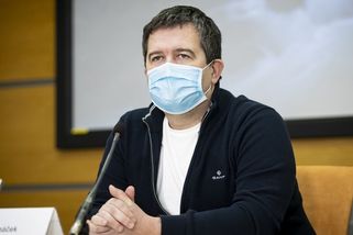 Pohyb bude možný jen v katastru obce, navrhne Hamáček - Novinky