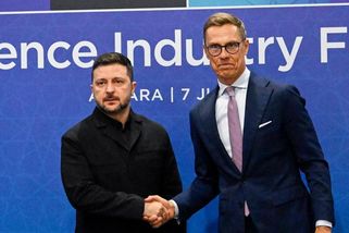 Vedení NATO posvětilo ukrajinské útoky, řekl Stubb. Vyslal ale varování