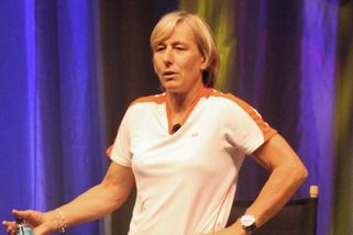 V roce 1986 se tenistka Martina Navrátilová vrátila do Československa. Hrozilo jí zatčení? - Médium.cz