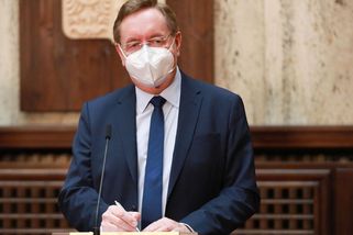 Párty doma v deseti lidech, ale s rouškami. Ministr popsal, co bude možné - Seznam Zprávy