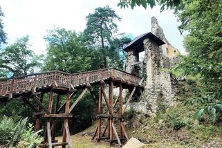 K jedné z nejmalebnějších středočeských zřícenin se dá doplout po řece - Novinky