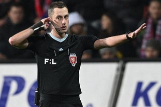 Revoluce na obzoru? VAR nefunguje, Příhoda prosazuje jiného muže! - Sport.cz