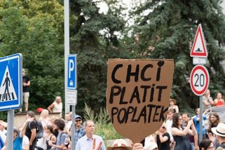 Brusel znovu tepe Česko kvůli střetu zájmů. Chválí ale nezávislost soudů