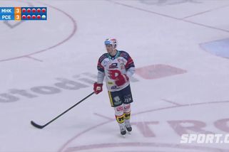 Neskutečný zákrok proti Červenkovi při nájezdu. Pardubice i kvůli němu v derby padly - Sport.cz