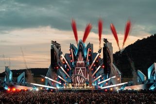 Na festival Let It Roll u jezera Most míří tisíce návštěvníků, čeká je řada bezpečnostních opatření - Novinky