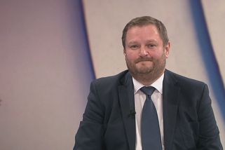 Bartoň: Nebude na důchody, hrozí státní bankrot. Hodujeme na dluh a ignorujeme časovanou bombu