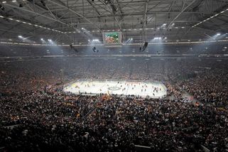 MS hokej | Po sedmnácti letech začne hokejové MS opět na fotbalovém stadionu. Dorazit může přes 60 tisíc lidí - Sport.cz
