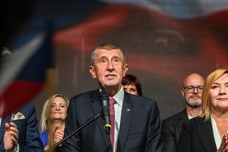 Poslanci vznikající vlády podepíší závazek, že budou dodržovat ujednání koaliční smlouvy - Echo24.cz