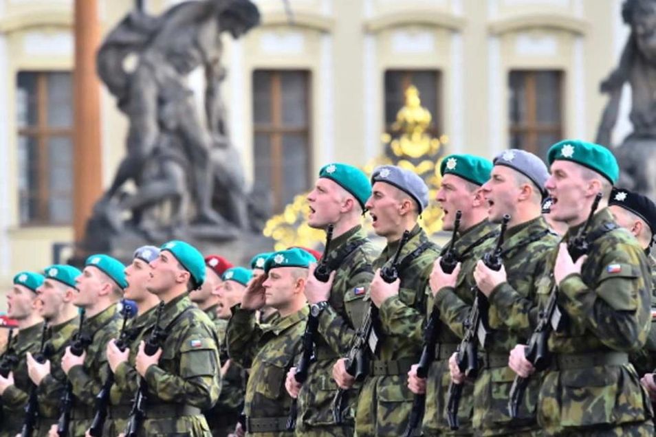 Povinná vojenská služba se vrací, naznačil náčelník českého generálního štábu