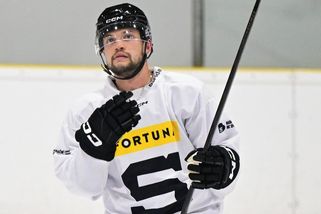 Sparta místo Pardubic?! Pár lidí se ozvalo, přiznává reprezentační útočník. Zámoří ho změnilo - Sport.cz