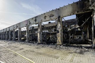 V Německu? Fungl nová nejmodernější hasičská zbrojnice lehla popelem, neměla hlásič - Novinky