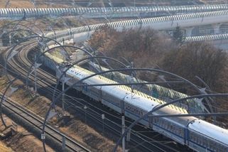 prahain.cz/doprava/cestujici-kritizuji-povinne-mistenky-ve-vlacich-do-ostravy-26015.html