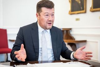 Okamura: Komunikace s Pavlem je neúnosná - Novinky