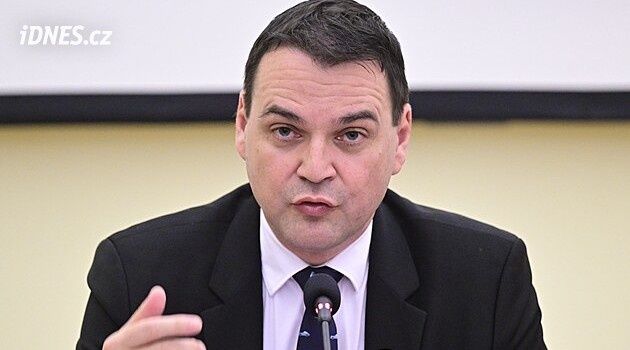 Macinka nechce vylučovat Španělsko ze Schengenu kvůli tomu, že nezvládá příval afrických migrantů