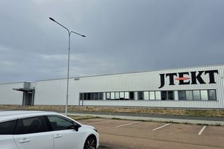 Plzeňský závod vyrábějící součástky pro světové automobilky propustí stovky lidí - Novinky