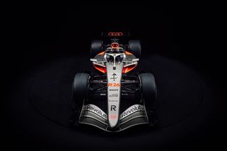 Zpět ke kořenům: Formule 1 mění tiché hybridní motory V6 za řvoucí V8