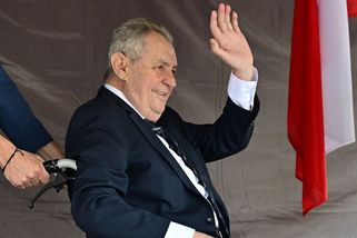 Zeman na Hrad! Miloš Zeman na člunu pořádně zmátl fanoušky