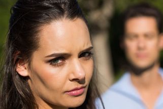 Lucie (29): Sousedka se opaluje nahoře bez. Můj muž od té doby tráví na zahradě každou volnou chvíli