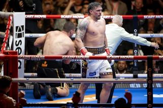 Usyk se s outsiderem trápil, pak přišel skandál. Boxerský svět řeší velkou křivdu