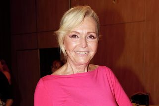 České léto Heleny Vondráčkové: Pohoda na Slapech s pejskem! Tvář jí zdobí blažený úsměv - Proženy.cz