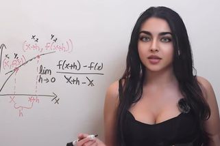 Z akademické dráhy na vrchol OnlyFans: Při lekcích této žhavé vědkyně rozhodně nikdo nevyrušuje - Super.cz