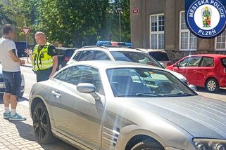 Přijel si do Plzně řešit zablokovaný řidičák. Za volantem Chevroletu - Novinky