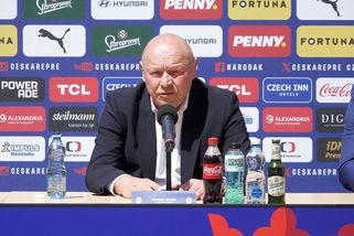 Hložek je výjimka. Koubek vysvětlil, proč do užší nominace zařadil zraněními sužovaného útočníka - Sport.cz