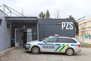Pivo, vodka, rum. Řidič na D1 nadýchal přes šest promile, popíjel i za jízdy - Novinky