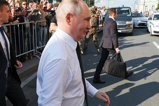 Další zázrak. Panovník Putin poctil návštěvou regi...