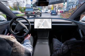 Senzory Tesly oklame hračka za pár stovek. Řidič si může dělat, co chce
