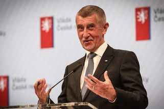 Přesně vím, kdy je otevřeno, hlásá Babiš. Přitom c...
