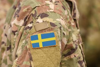 Švédská armáda vyhodila kaplana, který odmítl oddat pár stejného pohlaví - Novinky