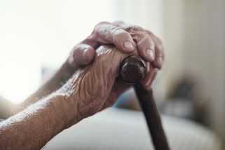 Nelegální domovy pro seniory. Klíčový registr podle odborníků nefunguje - Seznam Zprávy