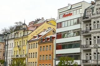 Jaký zvláštní fenomén najdete v každém českém městě? Možná jste si ho nikdy nevšimli | Gebrian PLUS/MINUS