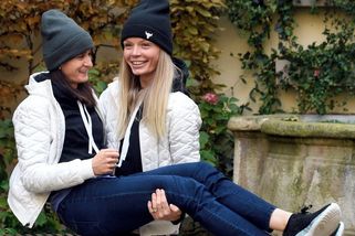 Martina Sáblíková a Nikola Zdráhalová se vzaly. Podívejte se, jak jim to sekne ve svatebním - Super.cz